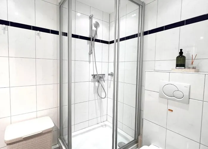 New! Modern デュッセルドルフ